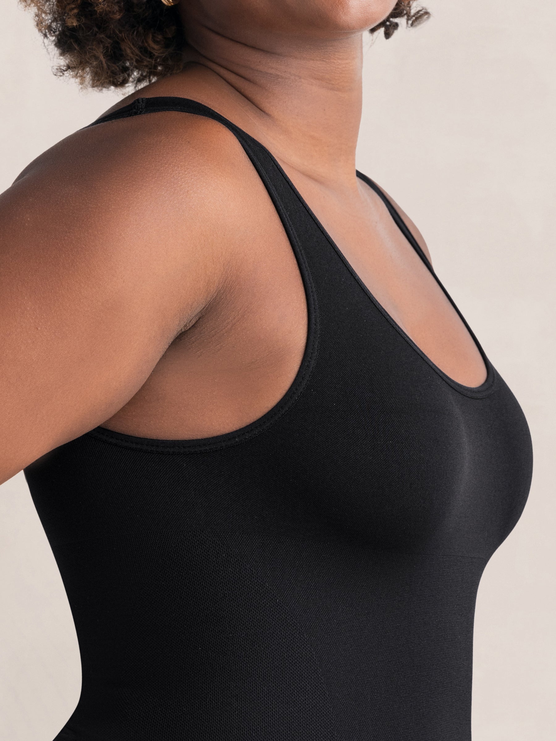 Cami Glow Comfort™ – Tirantes Anchos, Moldeo Suave 24/7