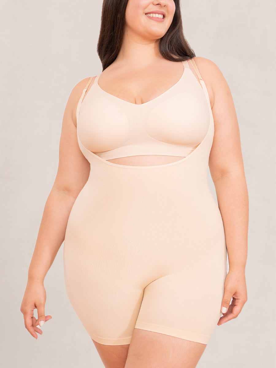 Body Moldeador Glow Essentials™ con Short y Escote Abierto