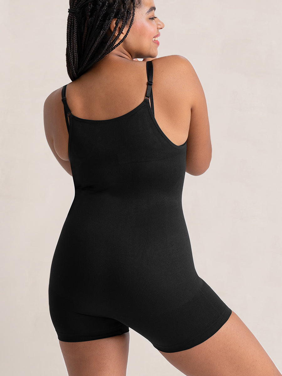 Body Moldeador Glow Essentials™ con Short y Escote Abierto