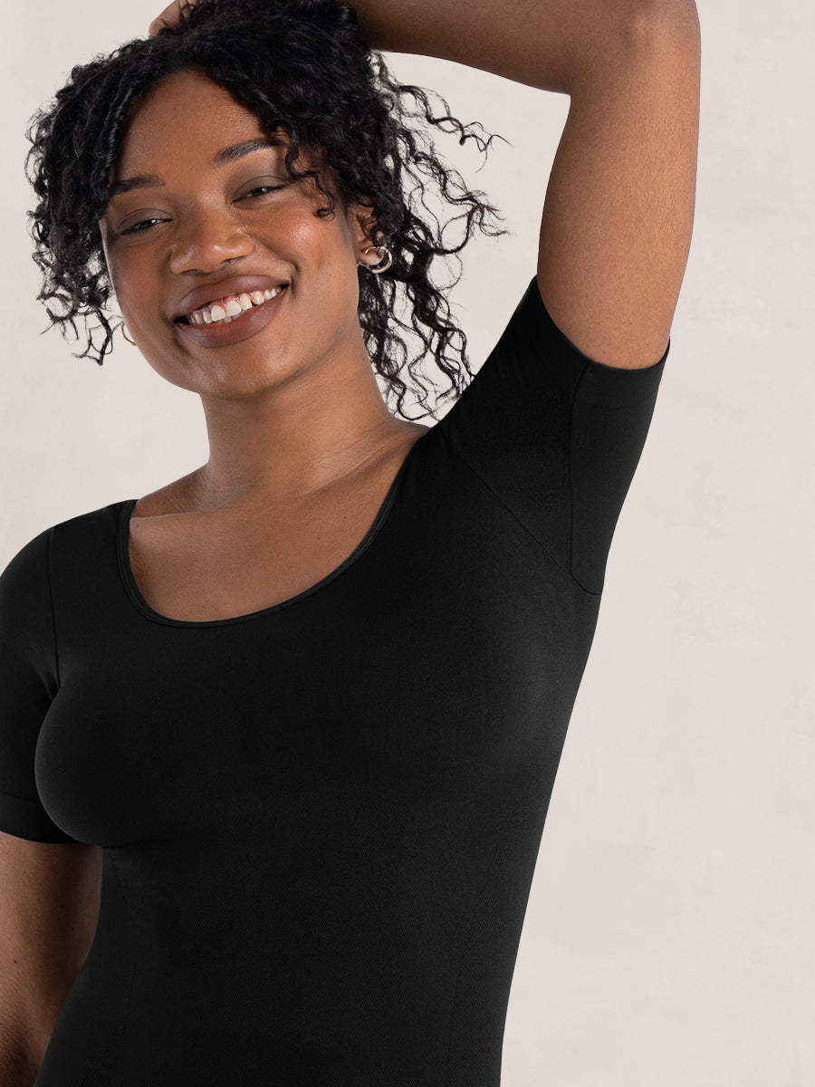 Camiseta Moldeadora Glow Essentials™ de Manga Corta – Suavidad Invisible